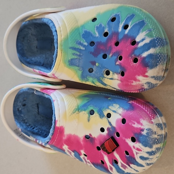 Tie Dye Lined Crocs - Picture 2 of 12